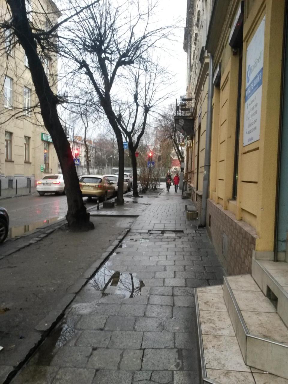 Апартаменти У Львові Exteriör bild